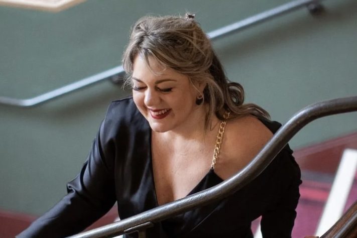Cantora brasileira Gabriella Di Laccio recebe honraria do rei Charles III, na Inglaterra – Reprodução/Instagram