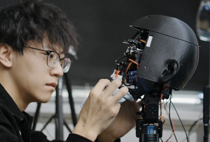 “Em 10 anos, poderemos interagir com robôs e sentir que eles são quase humanos