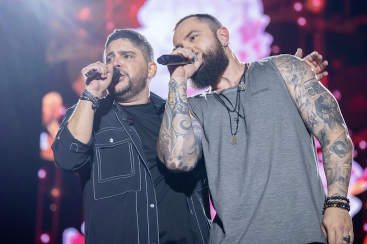 Em 2024, a dupla lançou seu 12º álbum ao vivo, 