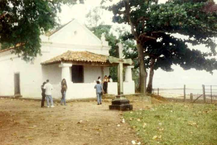 A Capela da Luz, ou Igreja de Nossa Senhora da Luz, em Itaoca, foi fundada em 1647 pelo Capitão Francisco Dias da Luz, que fez a promessa de construir a igreja após sobreviver a um naufrágio. Ela, então, se tornou um dos monumentos históricos mais antigos do Brasil e do município. 