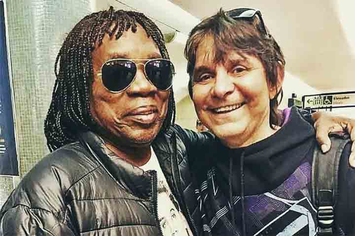 Em parceria com Milton Nascimento, ele lançou o clássico álbum “Clube da Esquina”, de  1972, considerado um dos maiores discos da história da música brasileira.
