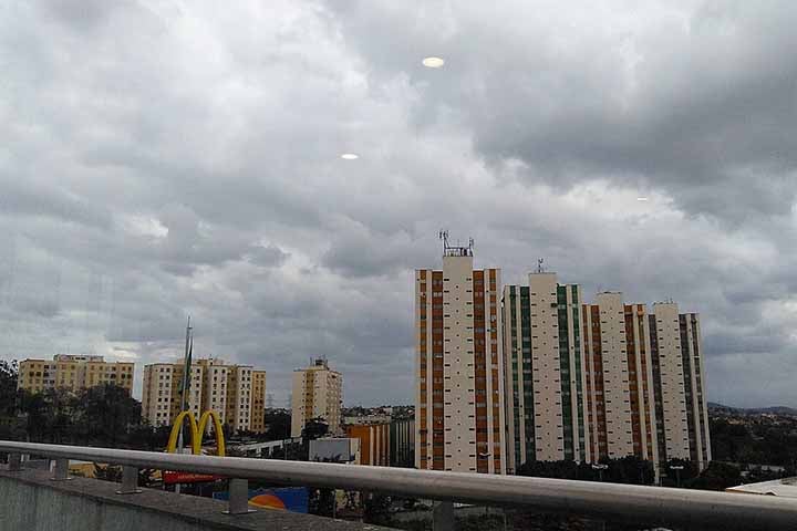Alcântara e do Rodo são cruciais para São Gonçalo, pois representam os maiores polos comerciais do município, atraem consumidores de diversas regiões e geram empregos e renda. A região oferece uma enorme variedade de lojas, assim como a tradicional 