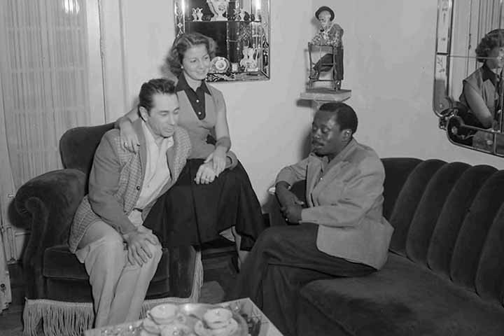 Em sua vida pessoal, Grande Otelo teve de lidar com episódios trágicos. Em 1941, casou-se com Lúcia Maria Pinheiro, que acabou matando seu filho de seis anos, enteado do ator, e se suicidando em seguida. Depois, uniu-se a Olga Vasconcellos, com quem teve quatro filhos. Mais tarde, casou-se com a dançarina Joséphine Hélène. 

