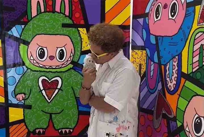 Artista plástico Romero Britto gera polêmica e memes ao retratar Labubu