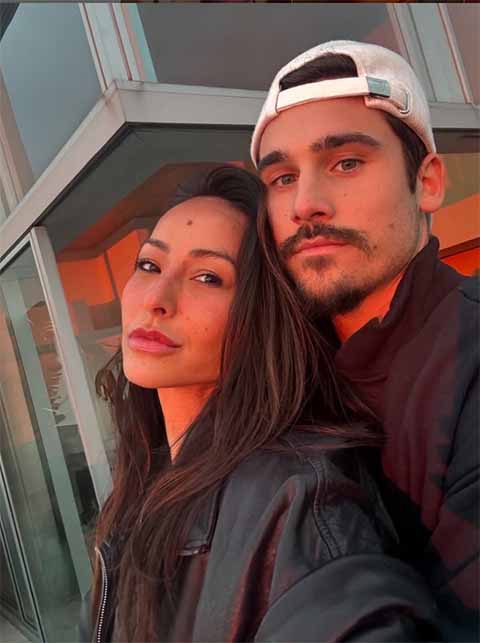 Em janeiro de 2025, Sabrina Sato casou-se com o ator Nicolas Prattes em uma fazenda na cidade de Porto Feliz, no interior de São Paulo. 