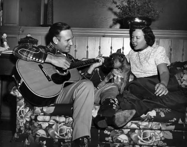Gene Autry, o único artista com estrelas nas cinco categorias da Calçada da Fama 