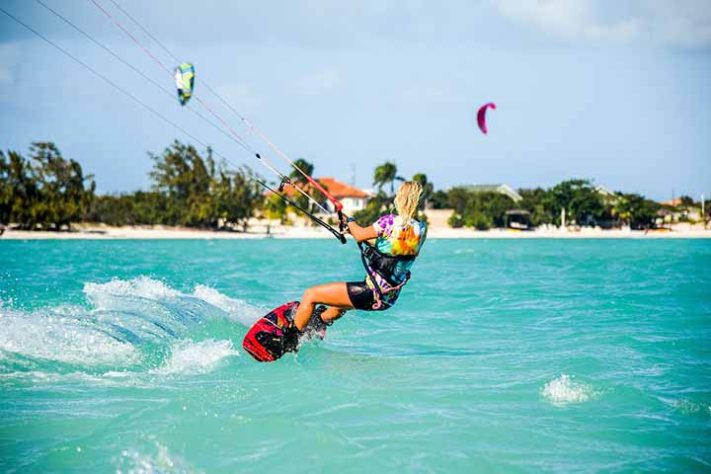 Kitesurf, kiteboarding, originalmente flysurfing,, esporte aquático - Imagem de StockSnap por Pixabay