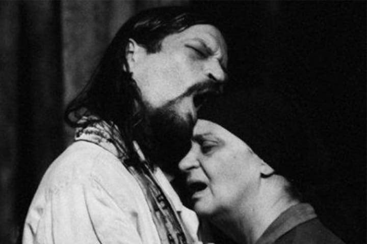 Em 1993, protagonizou a peça 