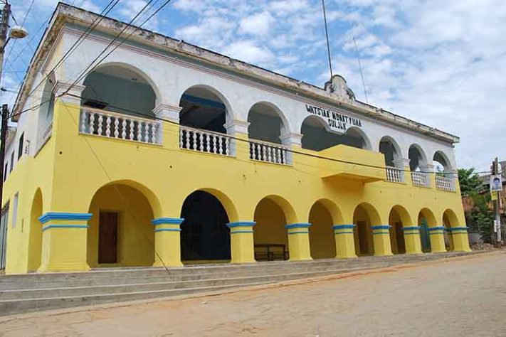 Palácio municipal em Xochistlahuaca - Sítio arqueológico pré-hispânico na Costa Chica de Guerrero, em Xochistlahuaca, México - AlejandroLinaresGarcia /wikimédia Commons