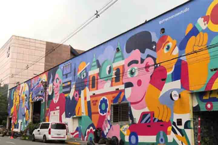 15º) Perpetuo Socorro, Medellín (Colômbia) – Conhecido por ser uma antiga área de oficinas mecânicas e ferrarias, o bairro está em plena transformação, cheio de cafés e espaços de inovação cultural.