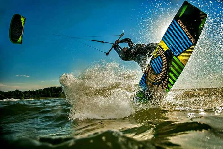 Kitesurf, kiteboarding, originalmente flysurfing,, esporte aquático -Flickr romantsova