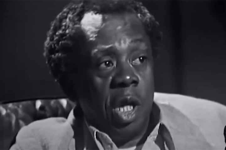 Grande Otelo também envolveu-se com música. Ele interpretou sambas e marchinhas, além de compor canções populares com grandes nomes da música brasileira, como Herivelto Martins e Wilson Batista. Entre as mais conhecidas estão “Praça Onze”, “Mundo de Zinco” e “Cadê Mimi?”.
