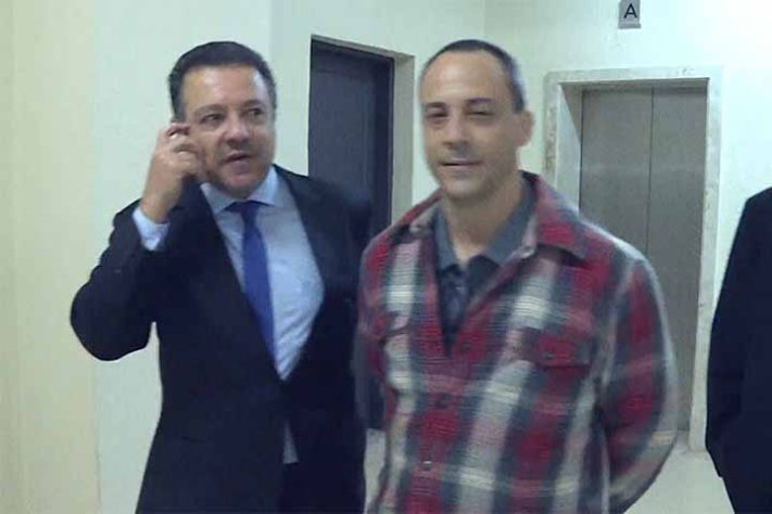Falso morto - homem pagou por atestado de óbito para escapar da prisão