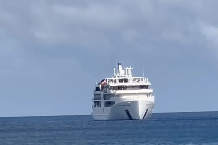 Mulher australiana de 80 anos morre após ser esquecida por navio de cruzeiro em ilha remota na costa da Austrália - Reprodução