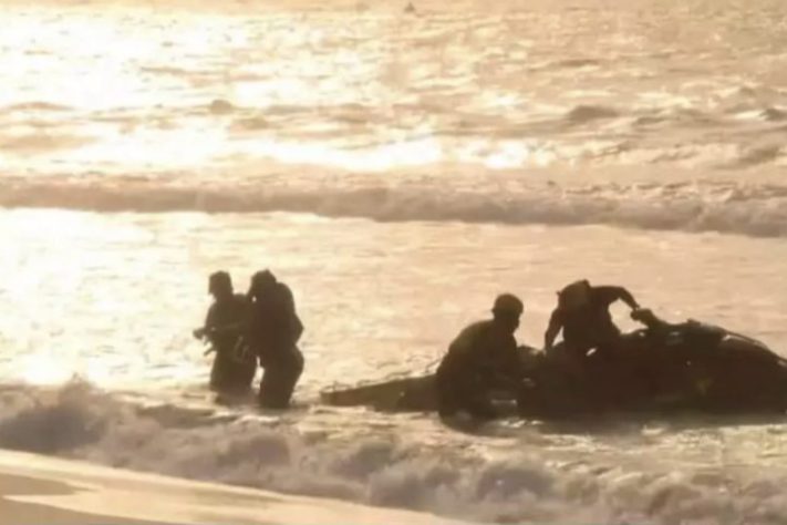 Praticantes de stand-up paddle são surpreendidos por ventania e precisam ser resgatados no RJ – Reprodução/TV Globo
