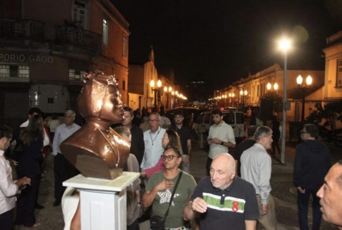 Conheça a santa africana que foi canonizada por milagre em Santos e ganhou um busto em sua homenagem