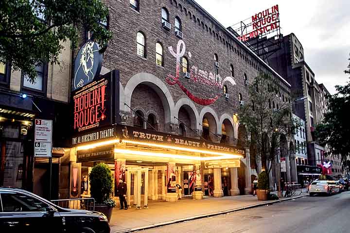 ProduÃ§Ãµes recentes como O Rei LeÃ£o, Wicked, Hamilton e Moulin Rouge! reafirmam o vigor criativo e comercial dessa indÃºstria. 
