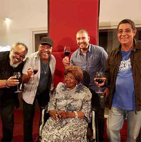 Além disso, também lançou, naquela década, os álbuns 