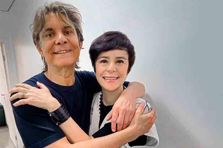 Em 2011, Lô lançou “Horizonte Vertical”, trabalho que contou com participações de Fernanda Takai, Milton Nascimento, Samuel Rosa, Nando Reis, Márcio Borges e Ronaldo Bastos. 
