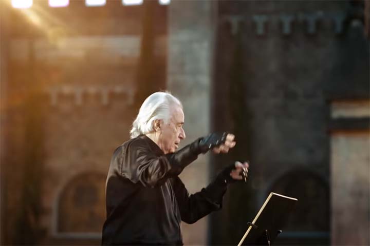 Com o tempo, também perdeu o movimento da mão esquerda por causa de uma contratura de Dupuytren. Diante da impossibilidade de continuar tocando, teve um sonho com o maestro Eleazar de Carvalho, que o inspirou a iniciar uma nova etapa como regente. 
