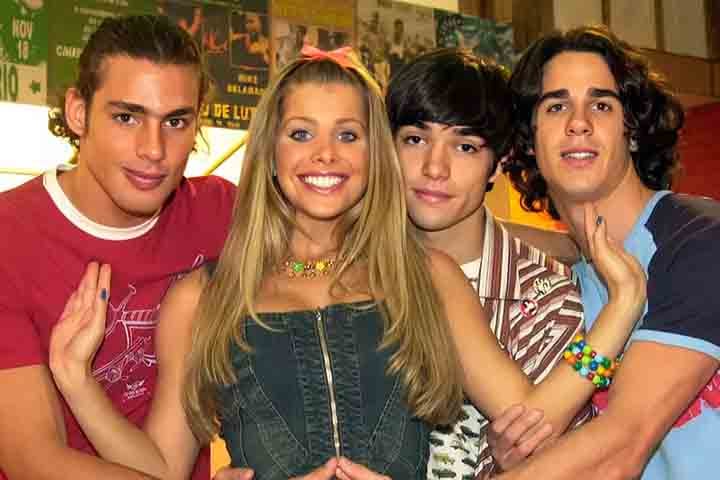 Ao longo dos anos 2000, ele dedicou-se à sua carreira na televisão. Sua primeira novela foi “Da Cor do Pecado”, de 2004. Na trama, ele interpretou Dionísio Sardinha, personagem que lhe deu projeção junto ao grande público. 