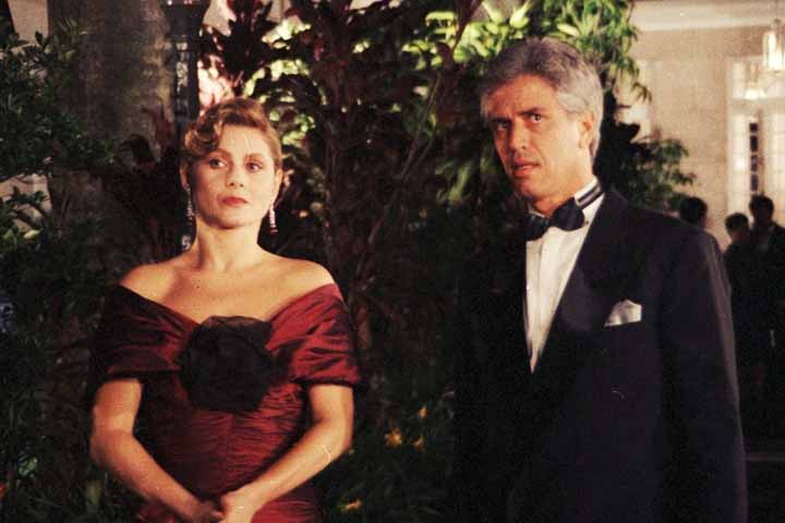 Em 1986, mudou-se para a Rede Manchete, onde interpretou o comissário Bruno em “Novo Amor”, mas retornou no ano seguinte voltou à Globo, desta vez como o inesquecível Tony Carrado, da novela “Mandala”, lembrado pelo bordão “minha deusa”. 
