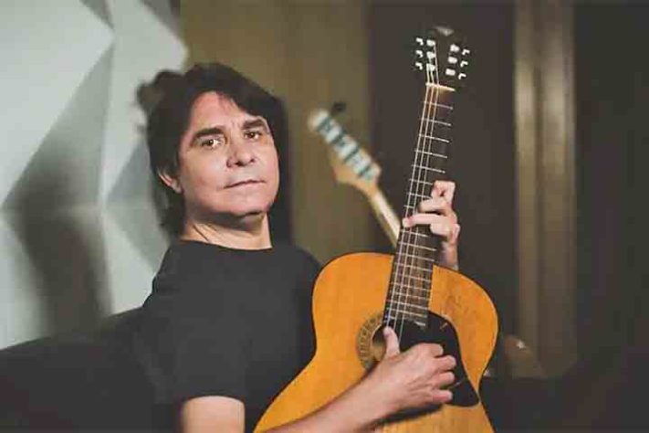 Cantor e compositor Lô Borges