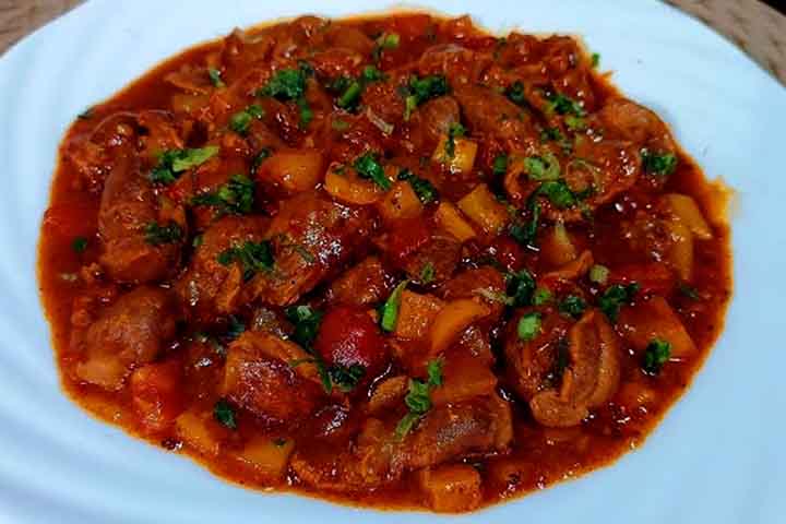 Com preparo adequado e consumo moderado, a moela pode ser valorizada como opção nutritiva e saborosa no cardápio diário.
