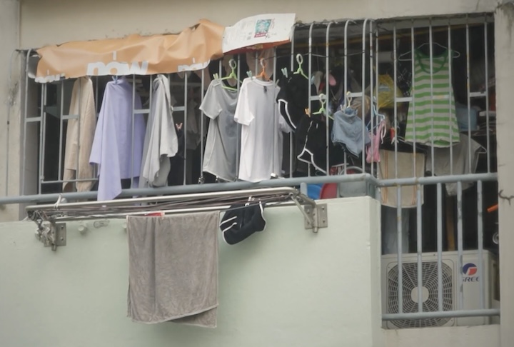 O fenômeno revela uma dura realidade marcada por aluguéis altos e desigualdade social extrema. 