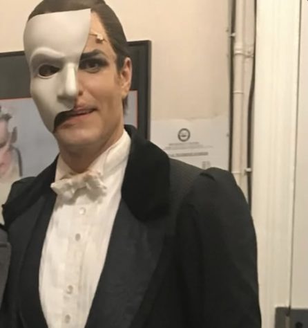 Morre ator Ben Lewis, conhecido por interpretar o protagonista de O Fantasma da Ópera no teatro – Reprodução/Instagram/Todd Woodbridge