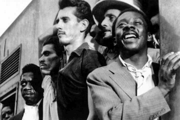 Entre outros filmes marcantes da trajetória do ator mineiro estão ‘Rio, Zona Norte”, de Nelson Pereira do Santos, “Assalto ao Trem Pagador”, de Roberto Farias, e “Lúcio Flávio, o Passageiro da Agonia”, de Héctor Babenco.
