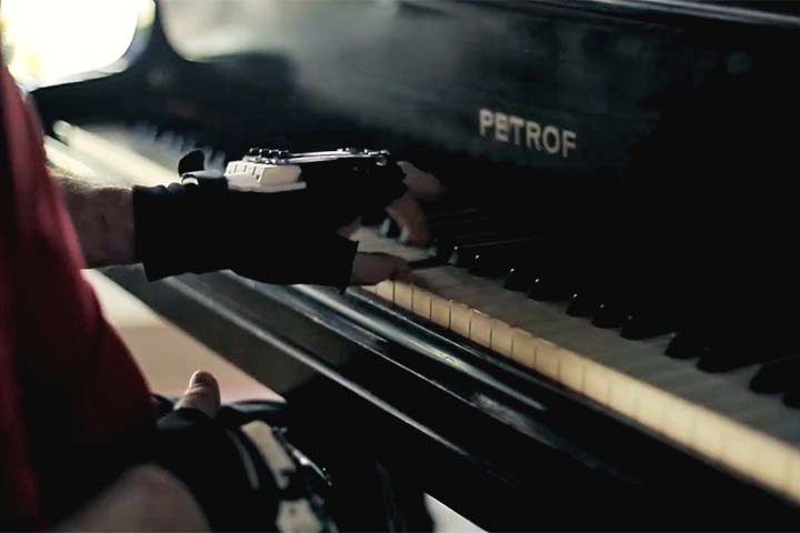 Mesmo com limitações motoras, Martins continuou a gravar. Entre 1979 e 1985, registrou dez volumes da obra de Bach, adaptando a técnica às sequelas. 
