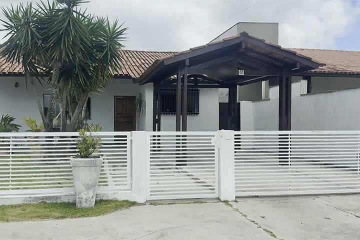 De acordo com o MP-BA, o ex-servidor passou a viver de forma discreta apÃ³s forjar a prÃ³pria morte, em uma tentativa de paralisar o andamento de aÃ§Ãµes penais e evitar o confisco de bens que haviam sido bloqueados pela JustiÃ§a. 
