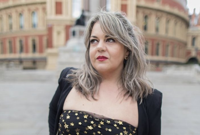 Cantora brasileira Gabriella Di Laccio recebe honraria do rei Charles III, na Inglaterra – Divulgação/Sharon Eve Smith