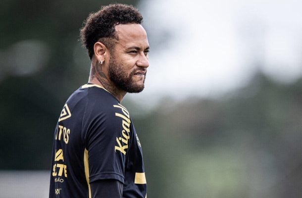 Neymar deixa jornalistas da Globo envergonhados ao rebater excessos