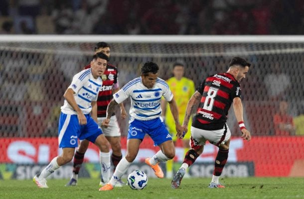 Maracanã cheio e nenhum gol no empate do Flamengo com o Cruzeiro