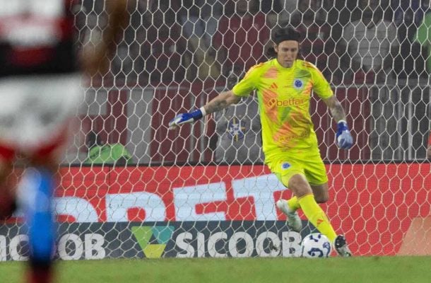 Cássio destaca postura do Cruzeiro em empate com o Flamengo: “Feliz com o resultado”