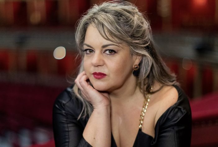 Cantora brasileira Gabriella Di Laccio recebe honraria do rei Charles III, na Inglaterra – Divulgação/Sharon Eve Smith