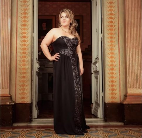 Cantora brasileira Gabriella Di Laccio recebe honraria do rei Charles III, na Inglaterra – Divulgação/Anatole Klapuche