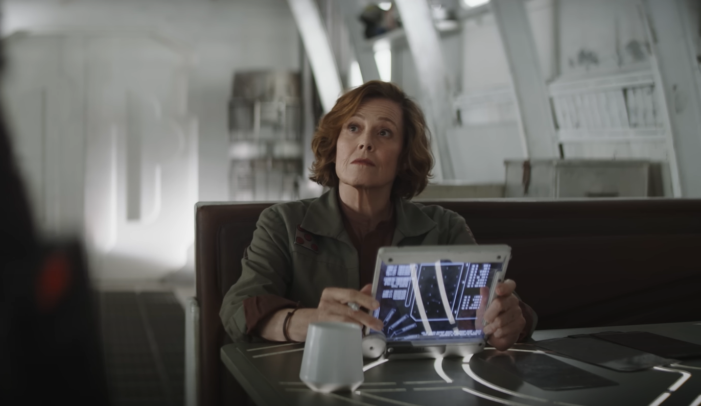 No filme, que ganhou seu primeiro trailer em setembro, ela dará vida a Coronel Bishop, uma oficial da Nova República enviada para o Cinturão Exterior em uma missão. O longa traz de volta o guerreiro solitário Din Djarin e seu aprendiz Grogu em uma nova jornada pela galáxia.