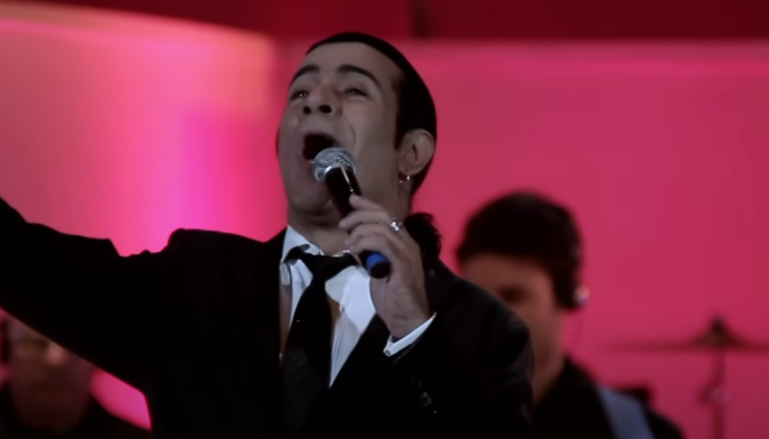 Elymar iniciou sua carreira como cantor ainda adolescente com apresentações em bares e churrascarias, e ganhou destaque ao vencer concursos de calouros nos programas de Chacrinha e Flávio Cavalcanti. 