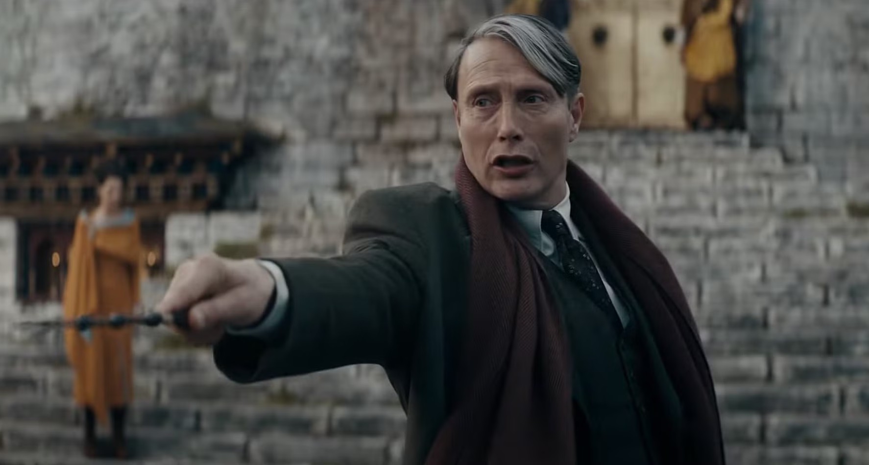 Ele foi substituído por Mads Mikkelsen, cuja atuação recebeu elogios, mas a troca de ator provocou grande repercussão entre os fãs.