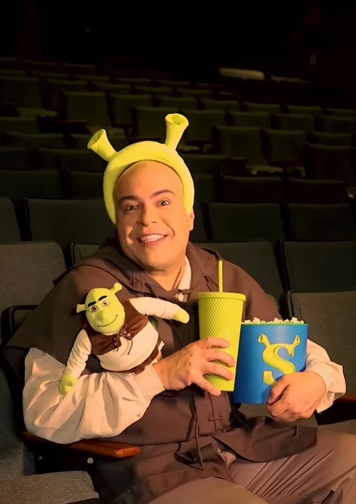 Além disso, Tiago Abravanel assumirá o papel de Shrek no musical, que estreia no Brasil em 2026, no Teatro Renault, em São Paulo.
