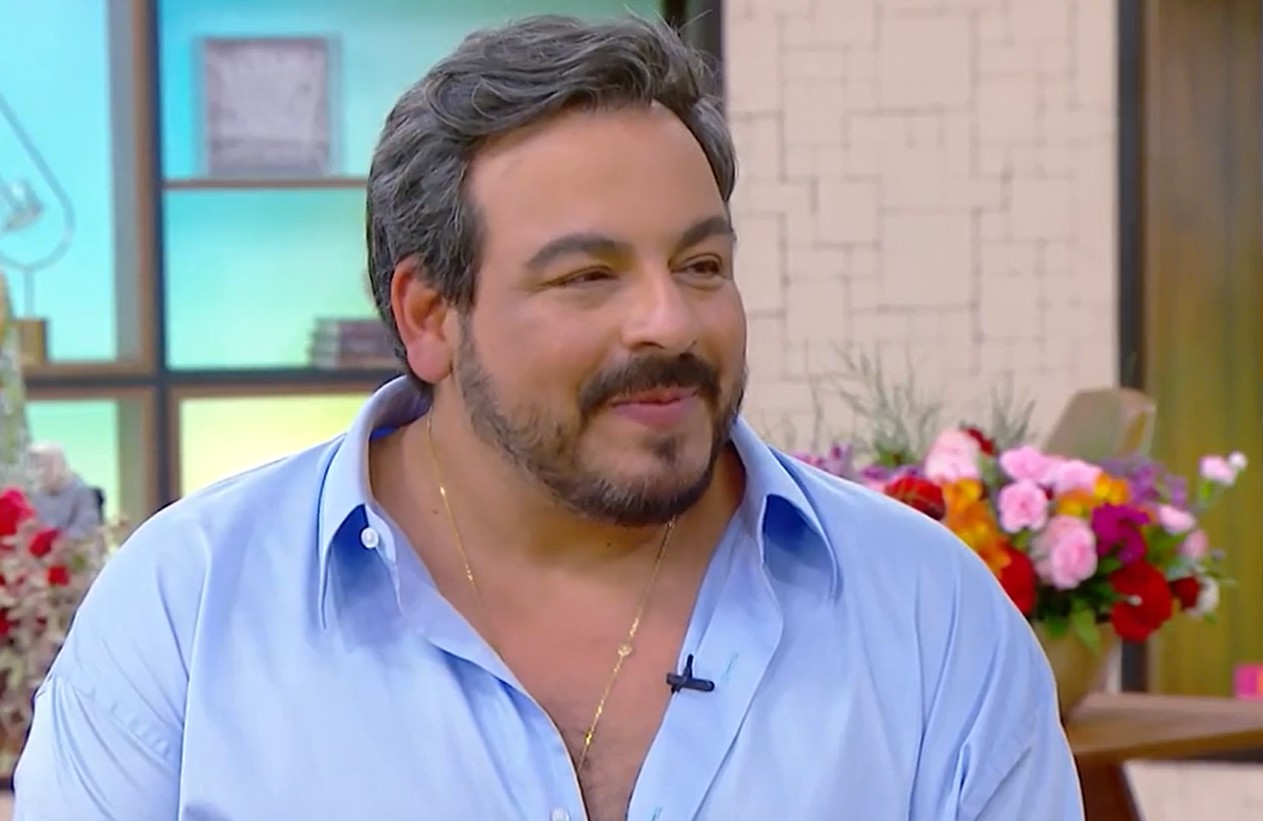 Além de sua carreira artística, Lobianco também se dedica a projetos sociais e culturais. Recebeu o Prêmio Cidadania, Direito e Respeito à Diversidade da Assembleia Legislativa do Estado do Rio de Janeiro, em reconhecimento ao seu trabalho em prol da inclusão e respeito às diversidades.