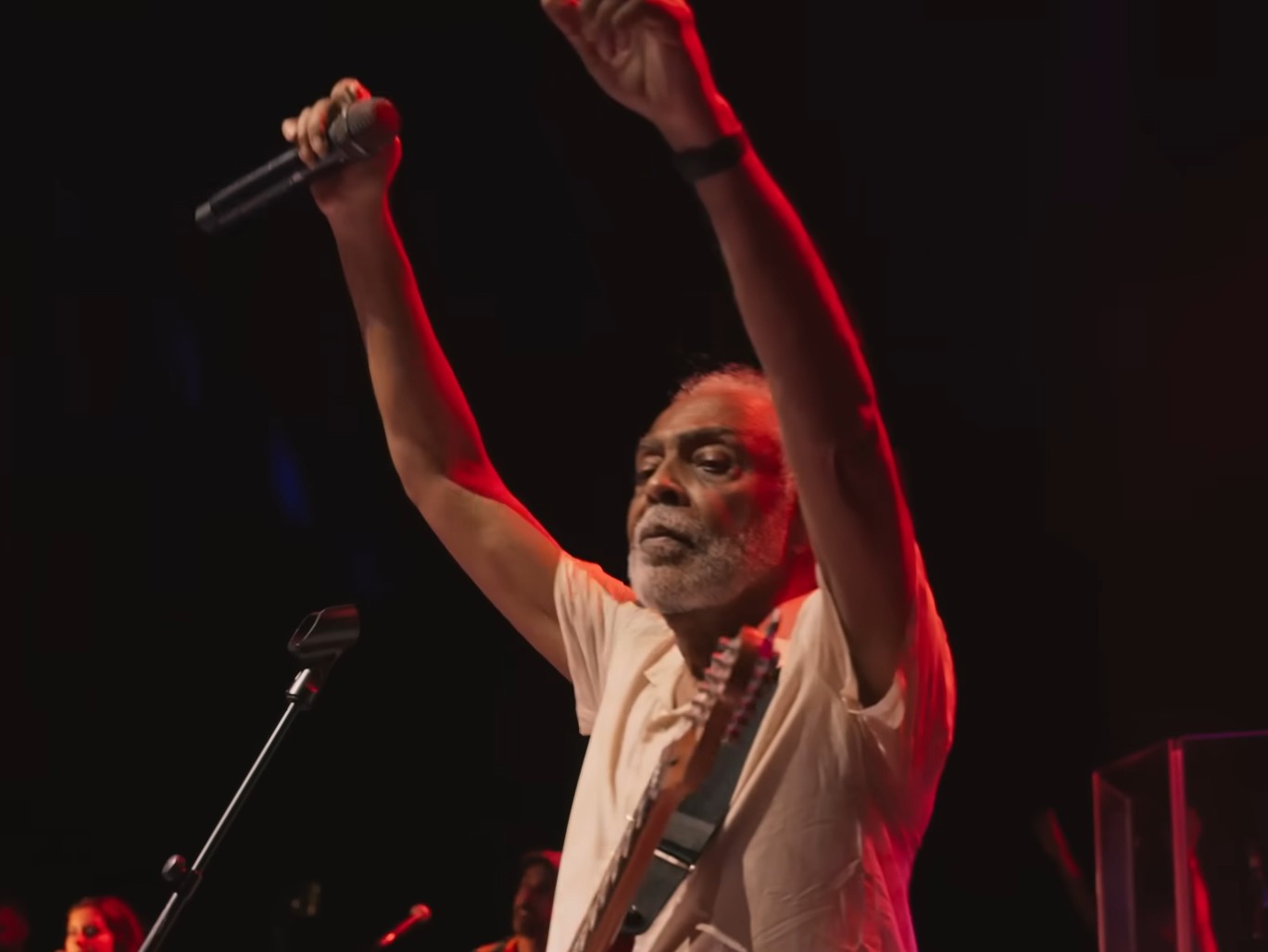 Entre as músicas mais famosas de Gil estão “Palco”, “Expresso 2222”, “Andar com Fé”, “Drão”, “Toda Menina Baiana”, 