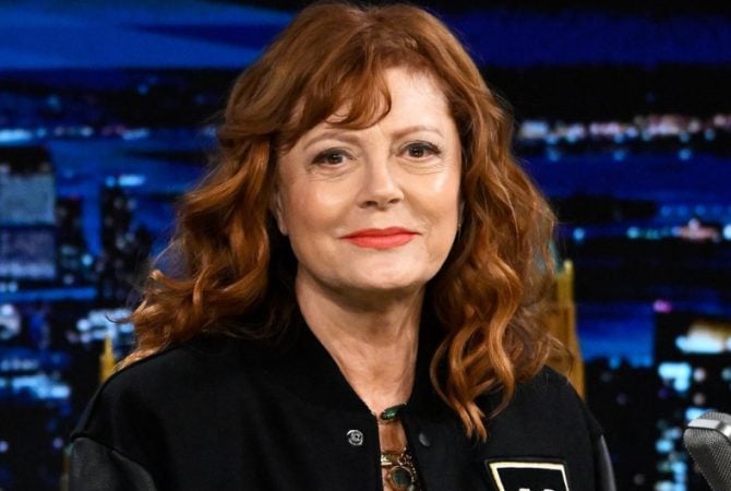 Afastada do cinema desde, Susan Sarandon brilha no teatro