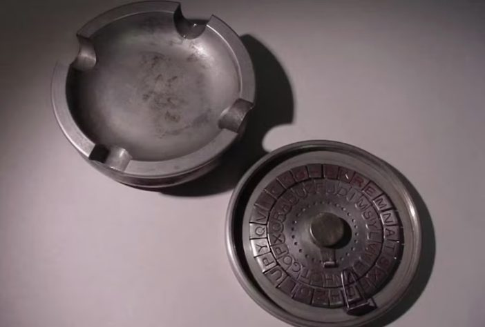 Cinzeiro espião – Reprodução/Intl Spy Museum