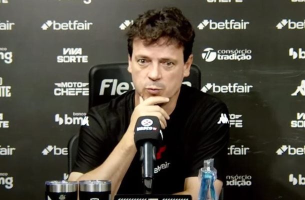 Diniz analisa vaias a Lucas Oliveira e gols sofridos pelo Vasco: “Estudamos”