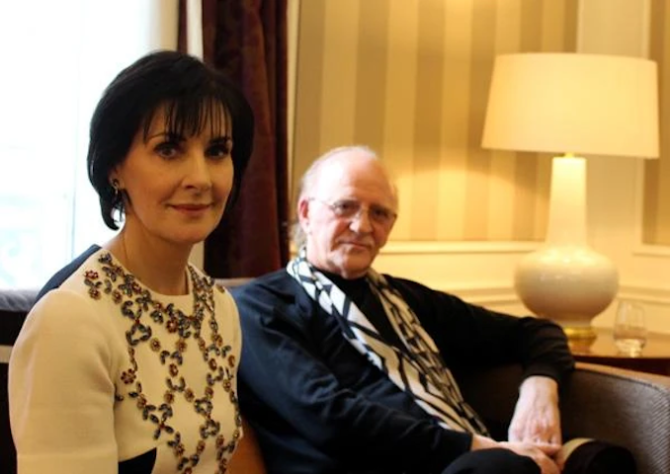 Enya e Nicky Ryan - Wikimedia Commons/Enyapedia