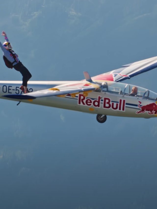 Alpinista escala asas de planador em pleno voo